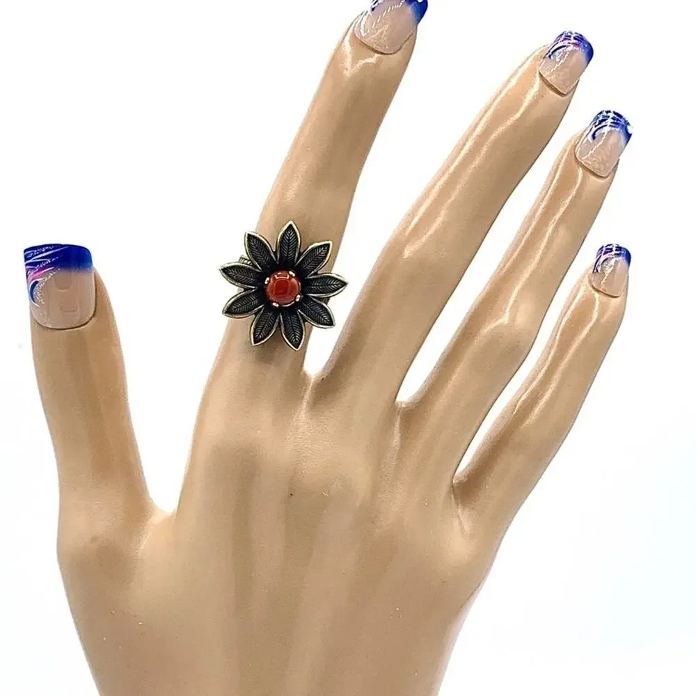 Carnelian‎ Daisy ring. 6mm carnelian cabochon Antique gold setting hand made